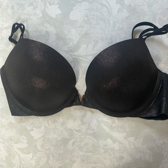 Victoria’s Secret Push-up Bra - Picture 3 of 4